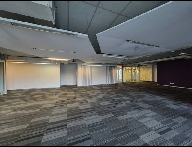 1,180M² OFFICE TO LET IN ILLOVO